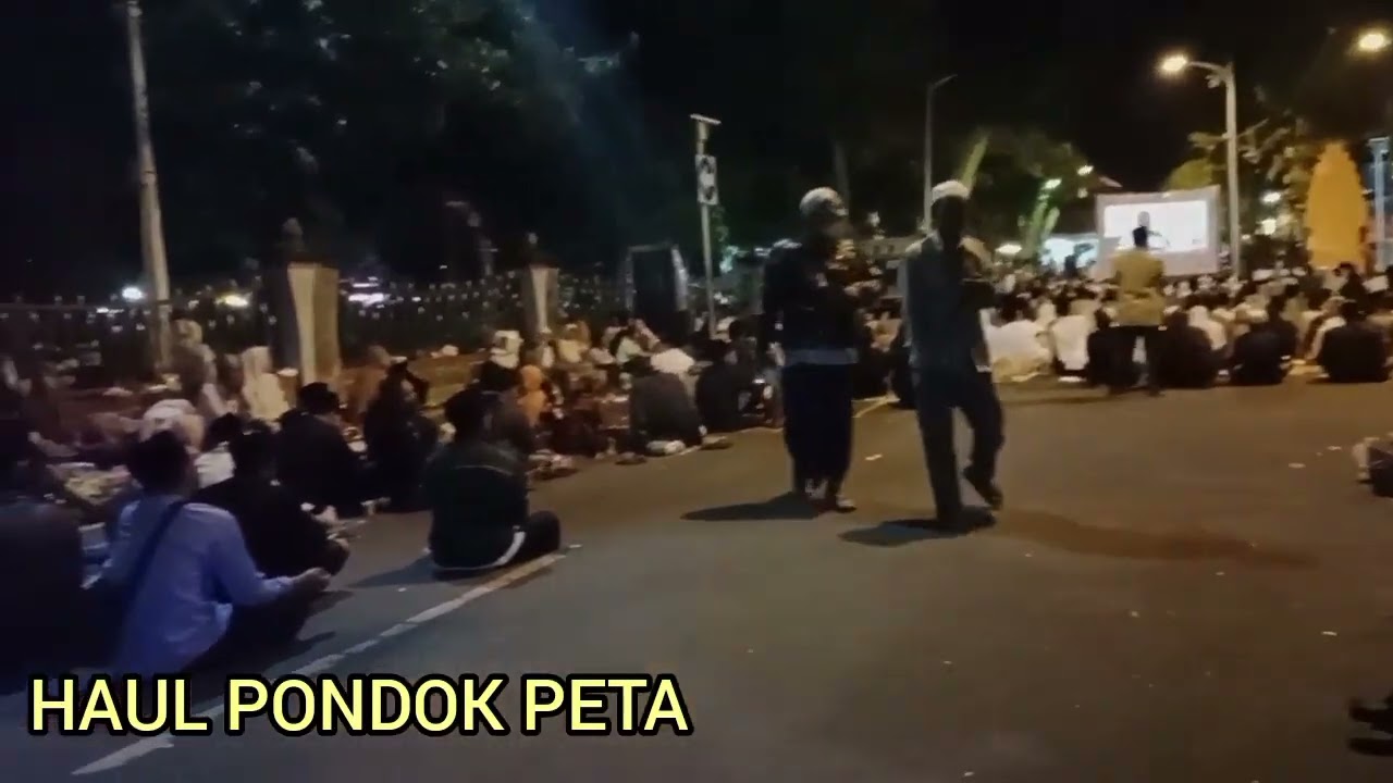 Puluhan Ribu Orang Memadati Jantung Kota Tulungagung dalam HAUL PONDOK PETA
