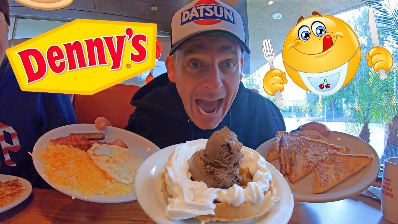 アメリカのデニーズで朝食してみた！メニューもサイズもバリバリアメリカン！ 日本とは全然違う！American Breakfast at Dennys!