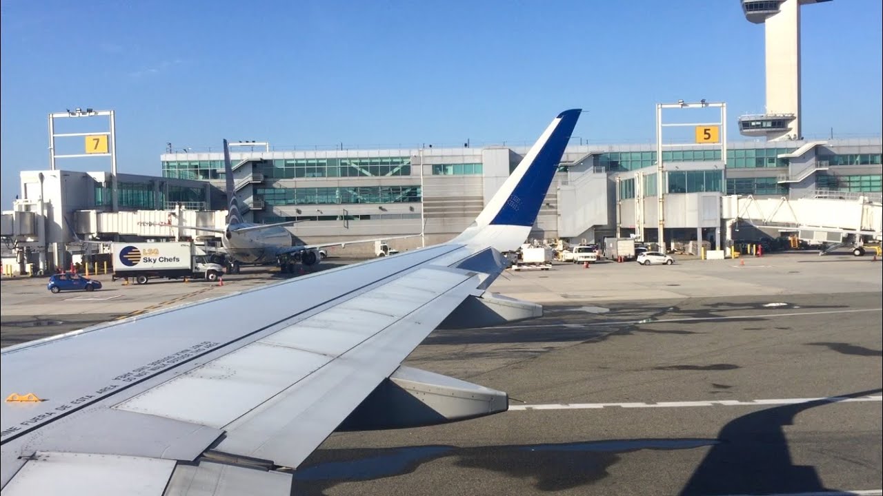 JetBlue A320 *SHARKLETS* Pushback/Safety Demo in New York (JFK)