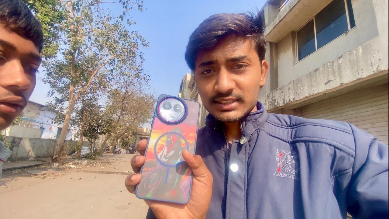 Moin Ye Kya Karwaliya Phone Me