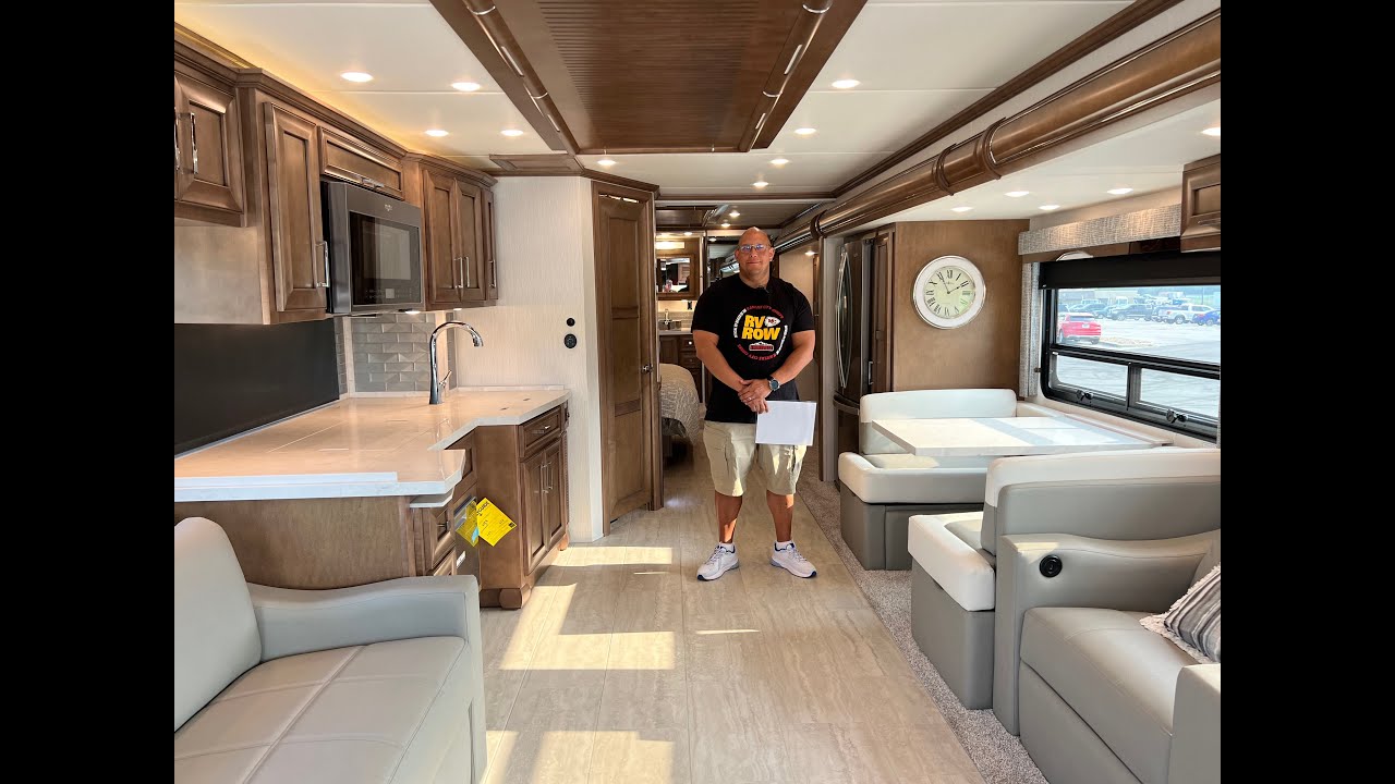 2024 Newmar Ventana 4037 (17N253306)