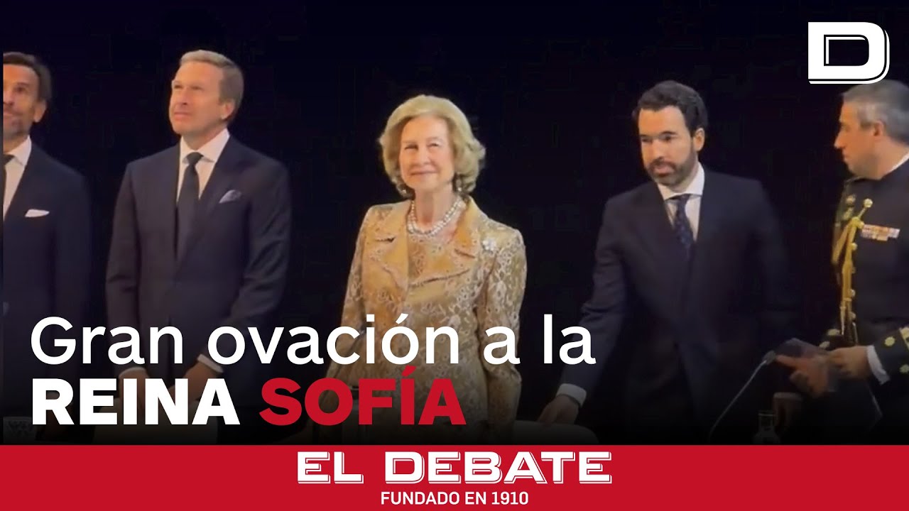 Así ha sido la emocionante ovación a la Reina Sofía a su llegada al Teatro Real
