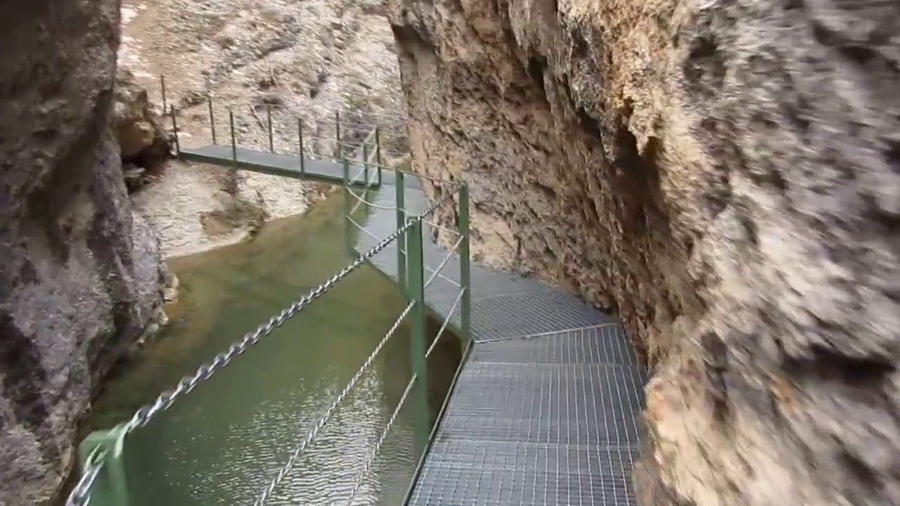 Calomarde a Fr&iacute;as de  Albarrac&iacute;n (Teruel) Barranco de la Hoz
