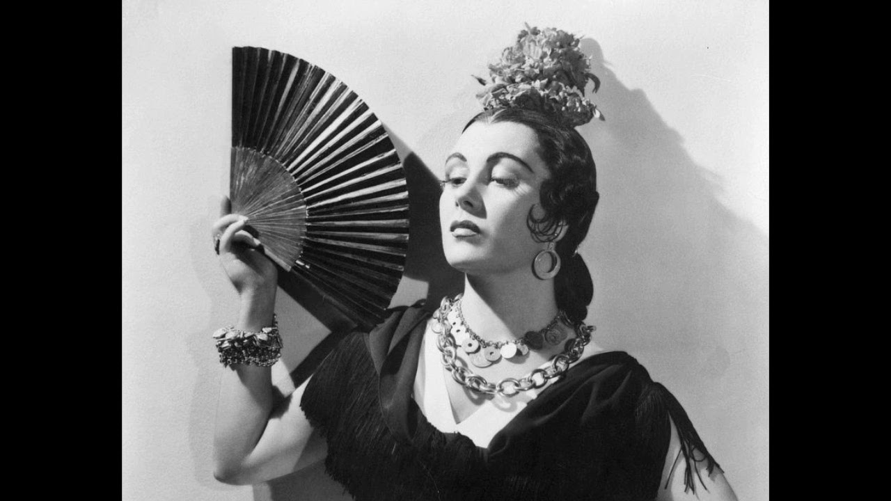 Gladys Swarthout sings 
