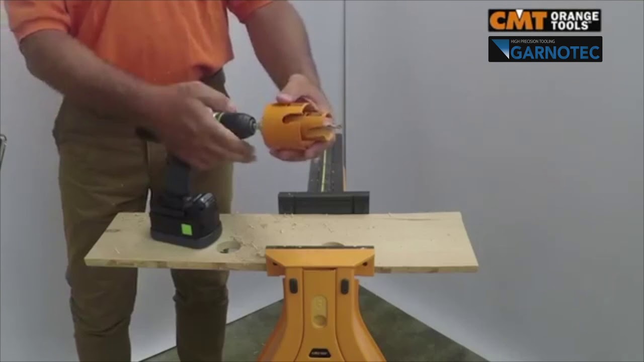 Gat maken in beukenhout ~ Klokboor type 550