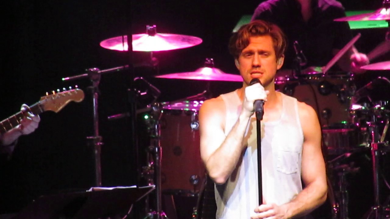 Castle on the Hill (Ed Sheeran) - Aaron Tveit (Paramount, Huntington NY) 2/25/17