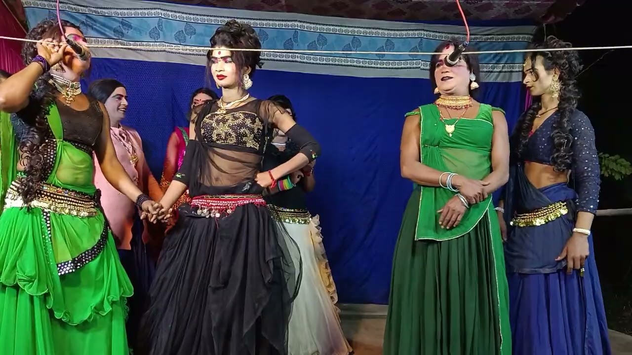 डांस और चित्रहार अवध संगीत पार्टी पिपरी जलालपुर अयोध्या में 9565 810082