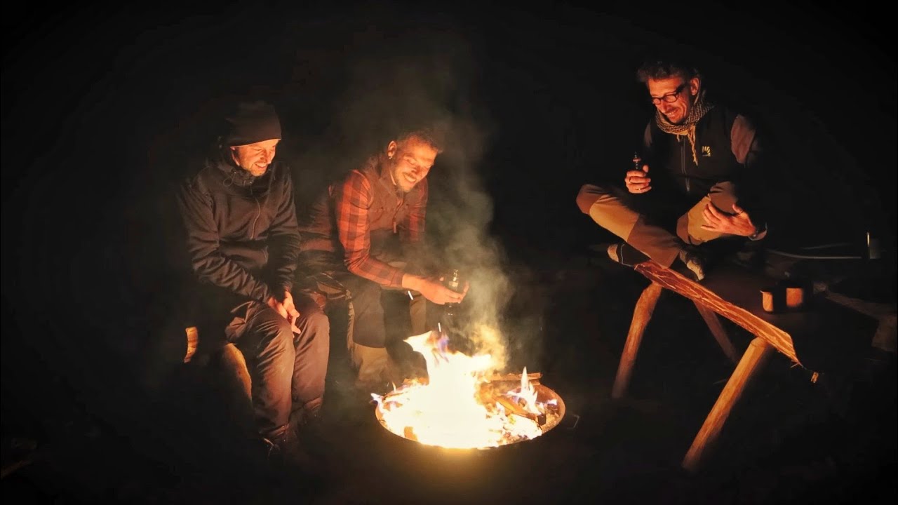 Таинственные энтузиасты BUSHCRAFT в салоне. Тирольская кухня и оленина НА ОТКРЫТОМ ВОЗДУХЕ