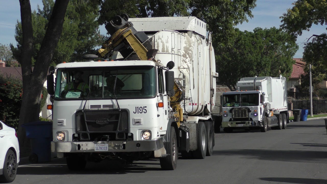 Garbage Trucks Of Riverside