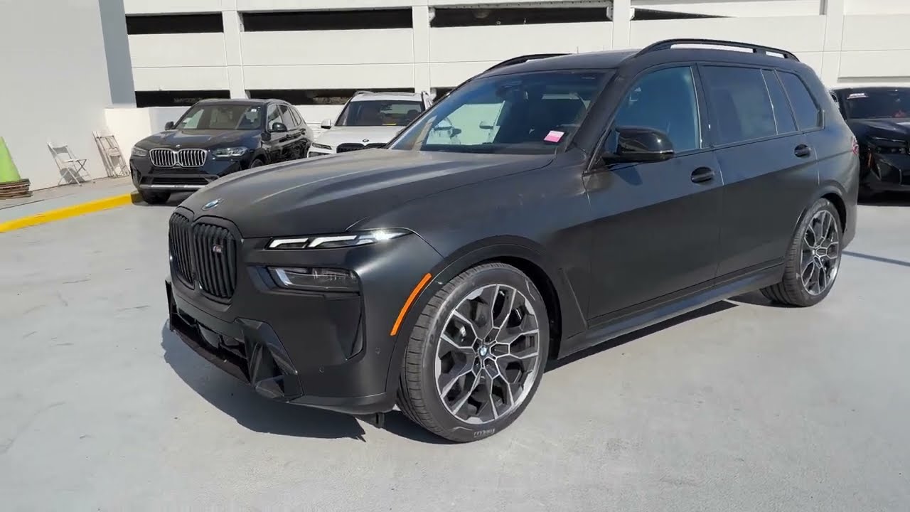 Introducing the 2025 X7 M60i in individual Frozen Black | 4K