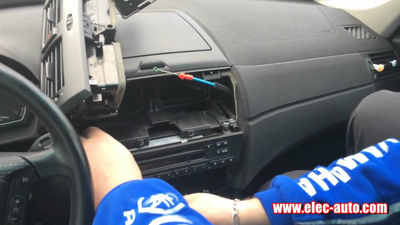 Lire des MP3 sur clé USB ou carte SD avec l'autoradio d'origine - BMW X3 E83 Autoradio Professional