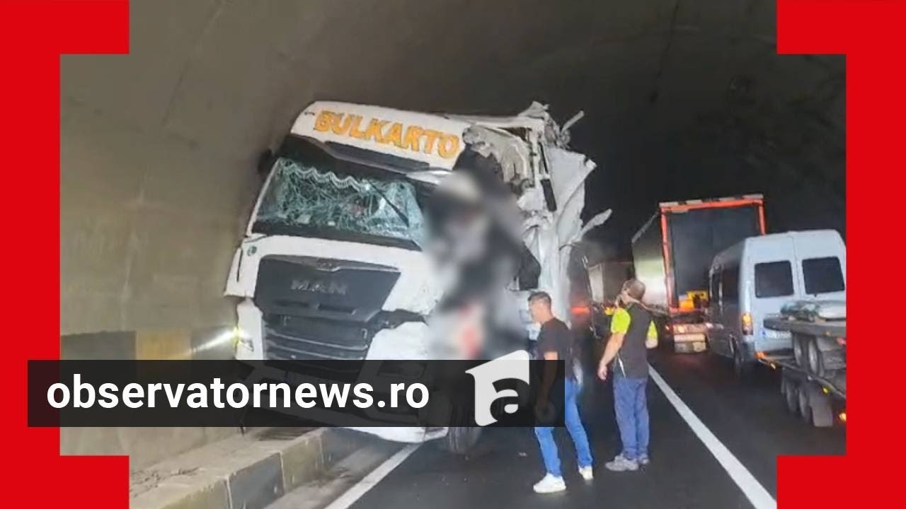 Cum s-a petrecut accidentul cu TIR-uri din Mehedinţi. Unul dintre camioane a raşchetat pereţii