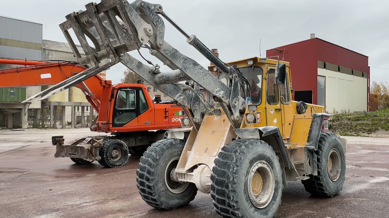 K&ouml;p Hjullastare Volvo BM 4400 p&aring; Klaravik