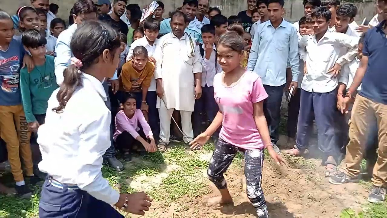 कुस्ती प्रतियोगिताओं मै भाग लेते हुए