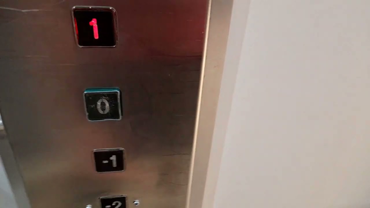Boring! UK Lift at M&S in Worcester