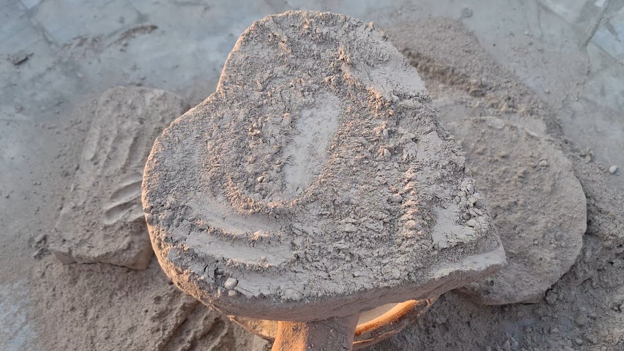 New video Red queen dirt floor&claypot crumbling satisfying
