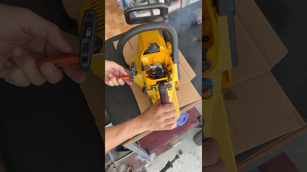 Please give me advice on how to adjust the carburetor for a chainsaw.