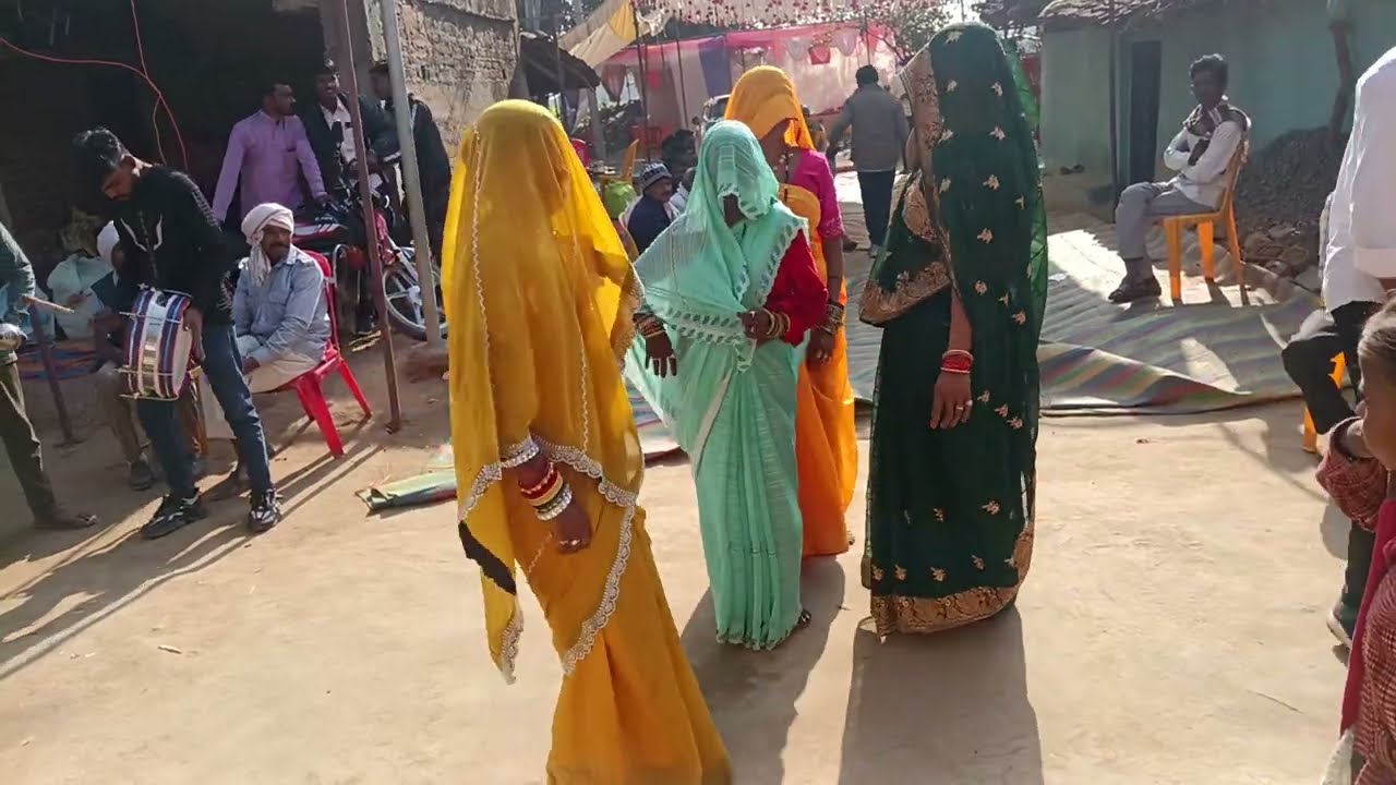 बहनों का परम्परिक देसी बैंड बाजा बघेली डांस Desi band baja dance Rewa#dance #ravibatauli 