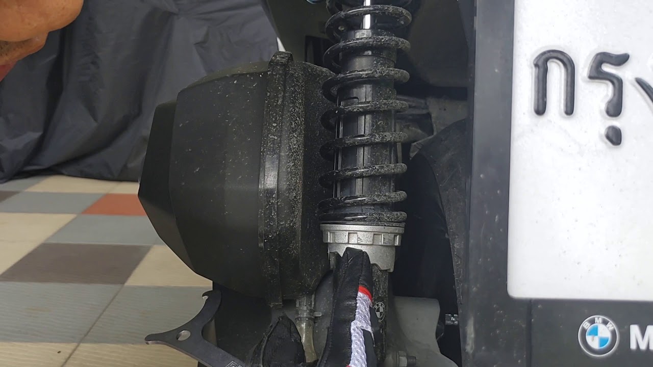 How to adjust preload springs on BMW C400X GT
