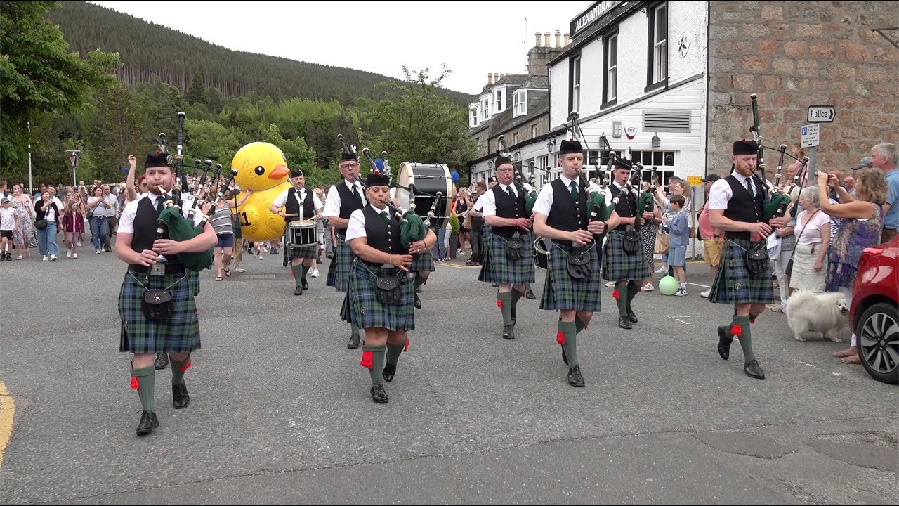 Scotland the Brave as Ballater Pipe Band lead winning duck parade for 2024 Ballater Duck Festival