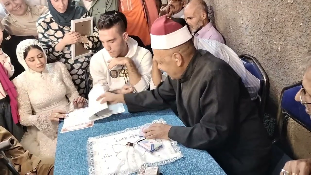 ملك محمد و أحمد غريب بارك الله لهما وبارك عليهما وجمع بينهما في خير 