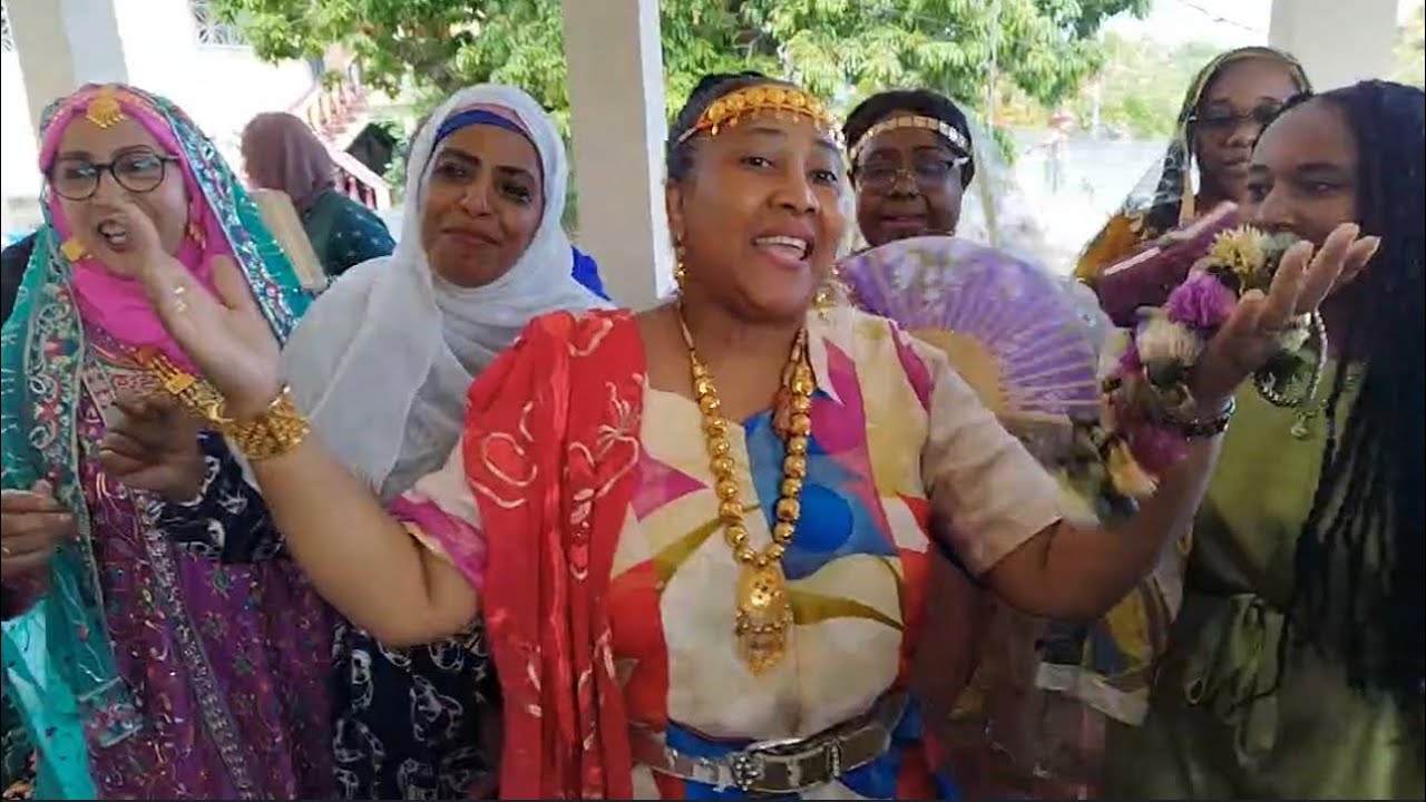 HABARI ZA MDJI : CIGUIRETTE Ya NAFISA A BDOURAHAMANE, Au mariage de Mme ROUKIA n’a KARIM