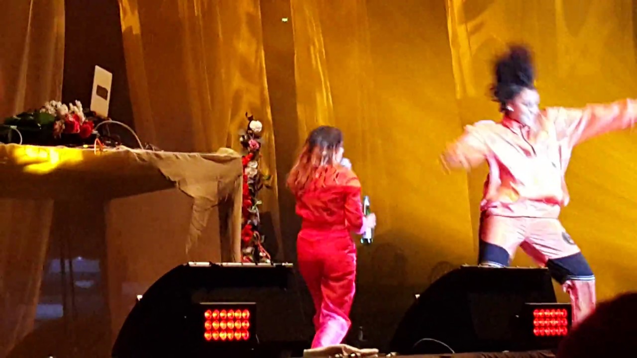 M.I.A. - Borders / live Off Festival 2018