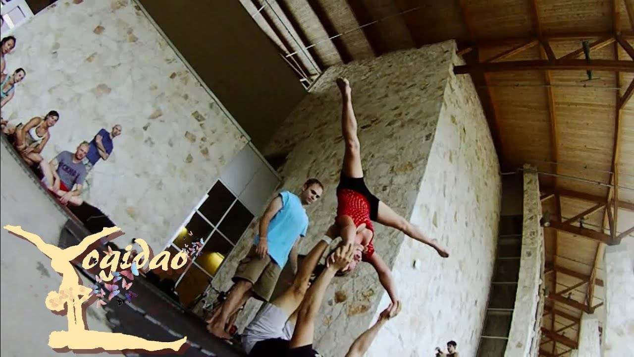 How to Acro Yoga - Star Pose