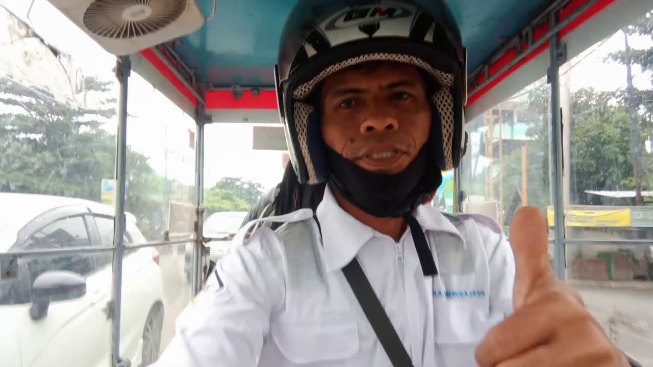 Hujan Lebat Motor Anti Hujan jalan Terus