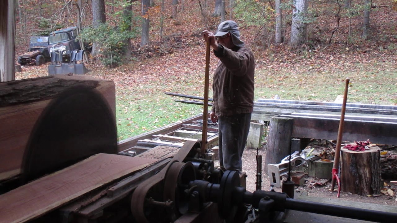 #138  Frick sawmill sawing another large Oak log for the other sawmill