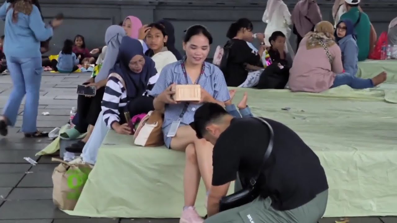 Funny video, prank these beautiful girls 🤣😂