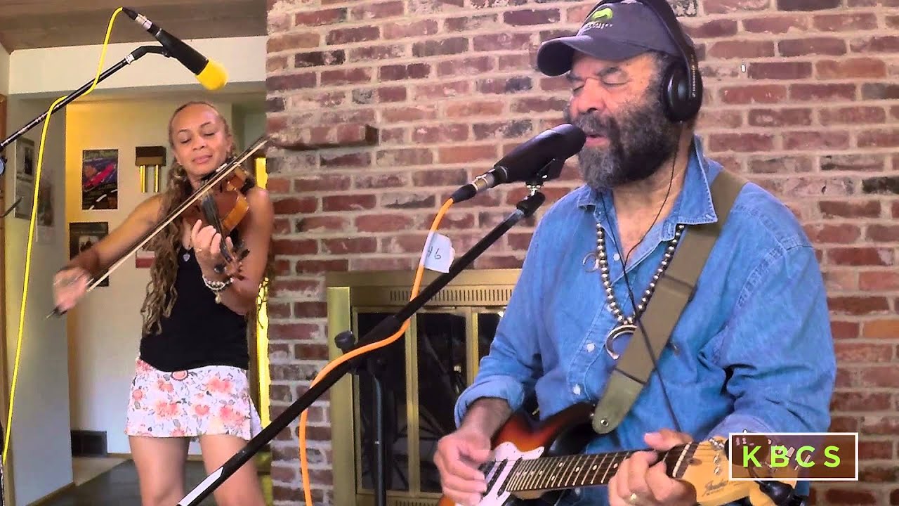 Otis Taylor & Anne Harris performing My World is Gone