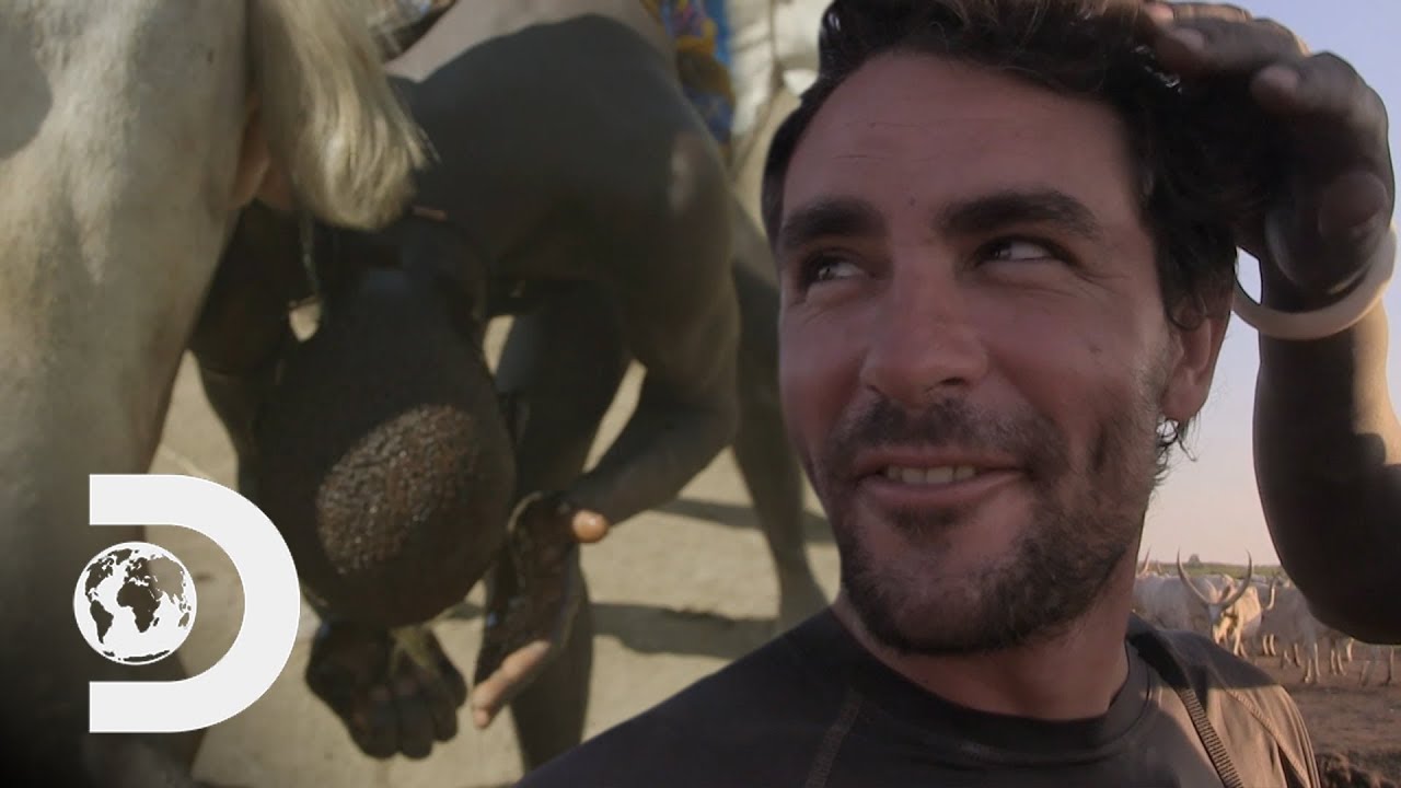 Mundari Tribe Use Cow Urine To Dye Levison Wood's Hair | Levison Wood Walking The Nile