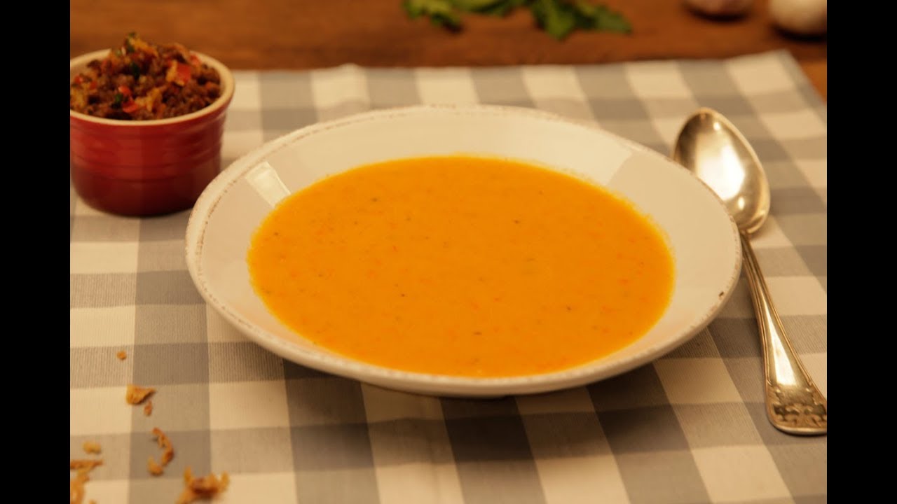 Paprikasuppe mit Hackgr&ouml;stl