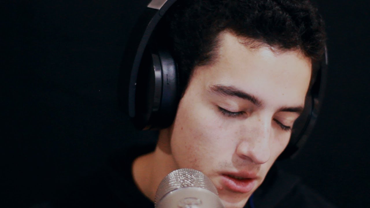 ASMR HUMMING