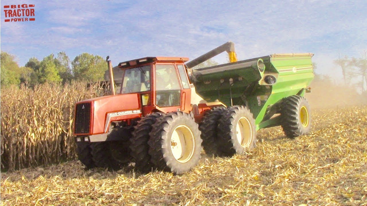 ALLIS-CHALMERS 4W-220 Tractor Day