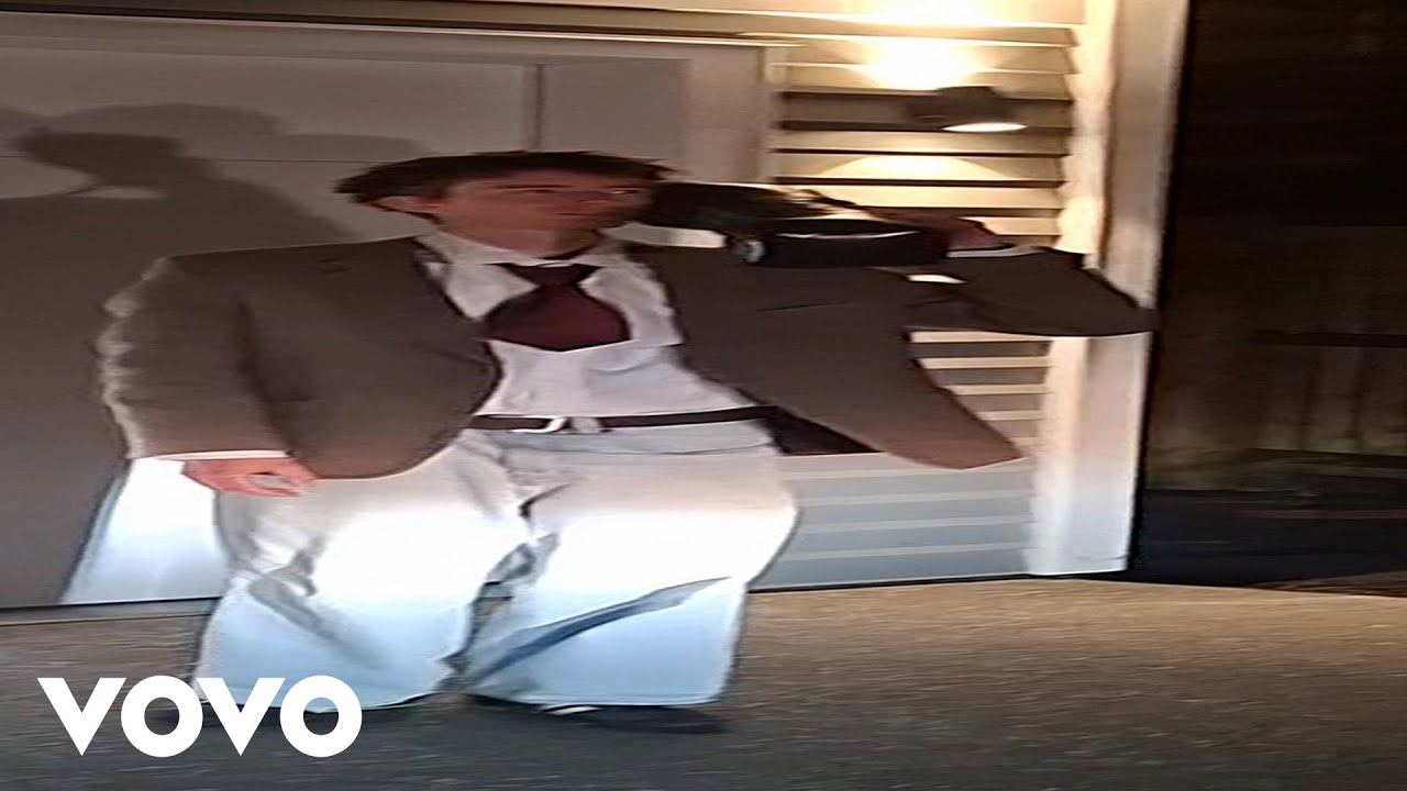spaceman - samwinch (OFFICIAL MUSIC VIDEO)