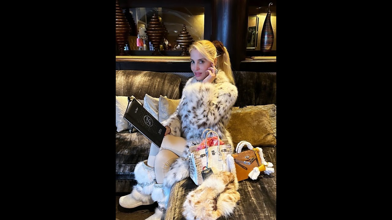 ELITE WOMEN SHOW OFF THEIR MOST LUXURIOUS FURS IN COURCHEVEL