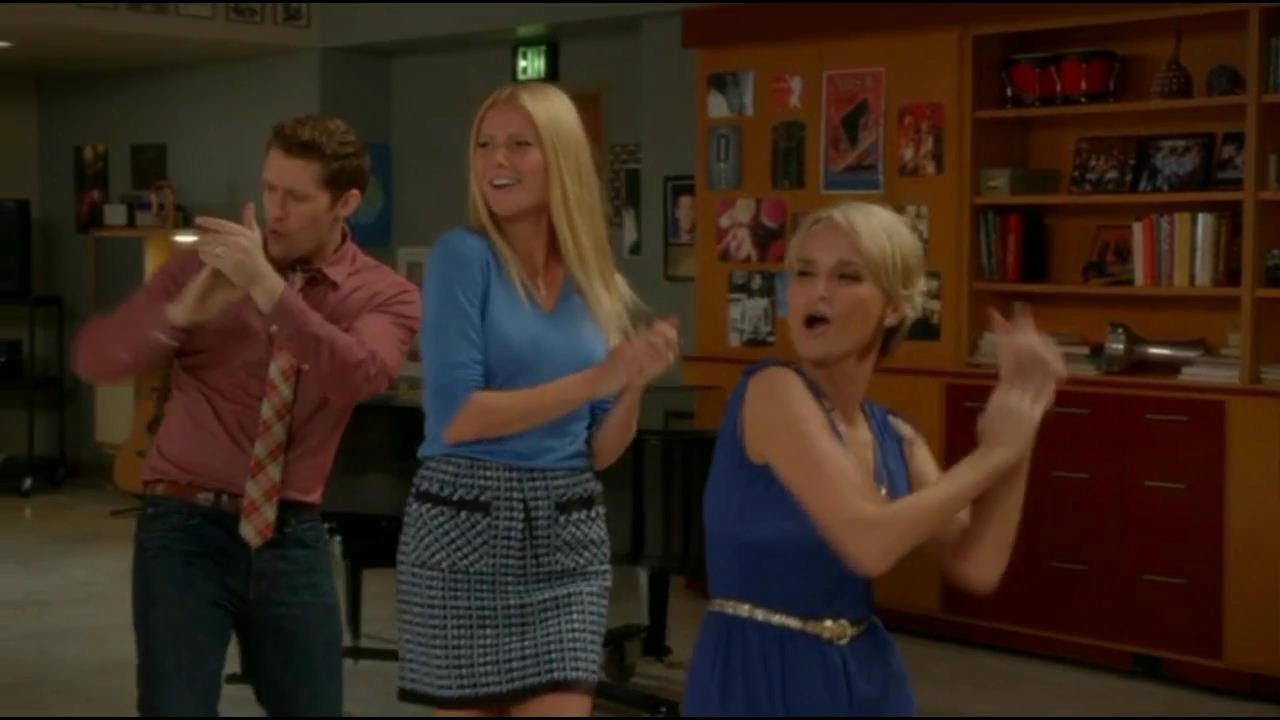 Glee - Happy (Full Performance)