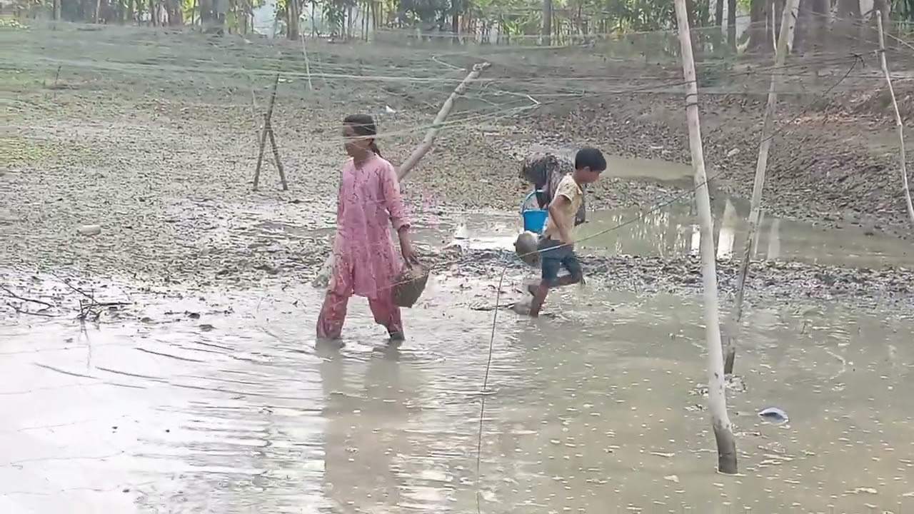 অণা রিফাত পুকুর ফিচার পরে মাছ ধরে BD simple life