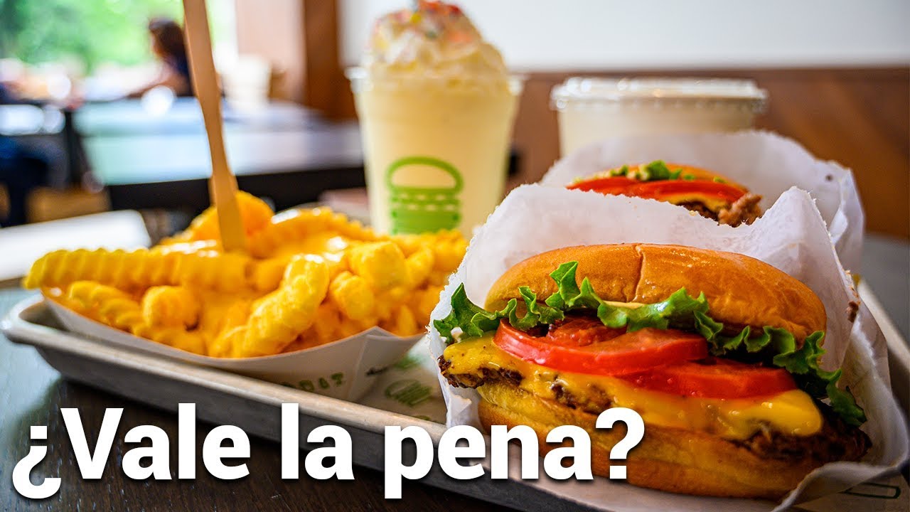 Visitando el primer Shake Shack de México / 30 minutos de fila - Diana y Aarón (DYA)