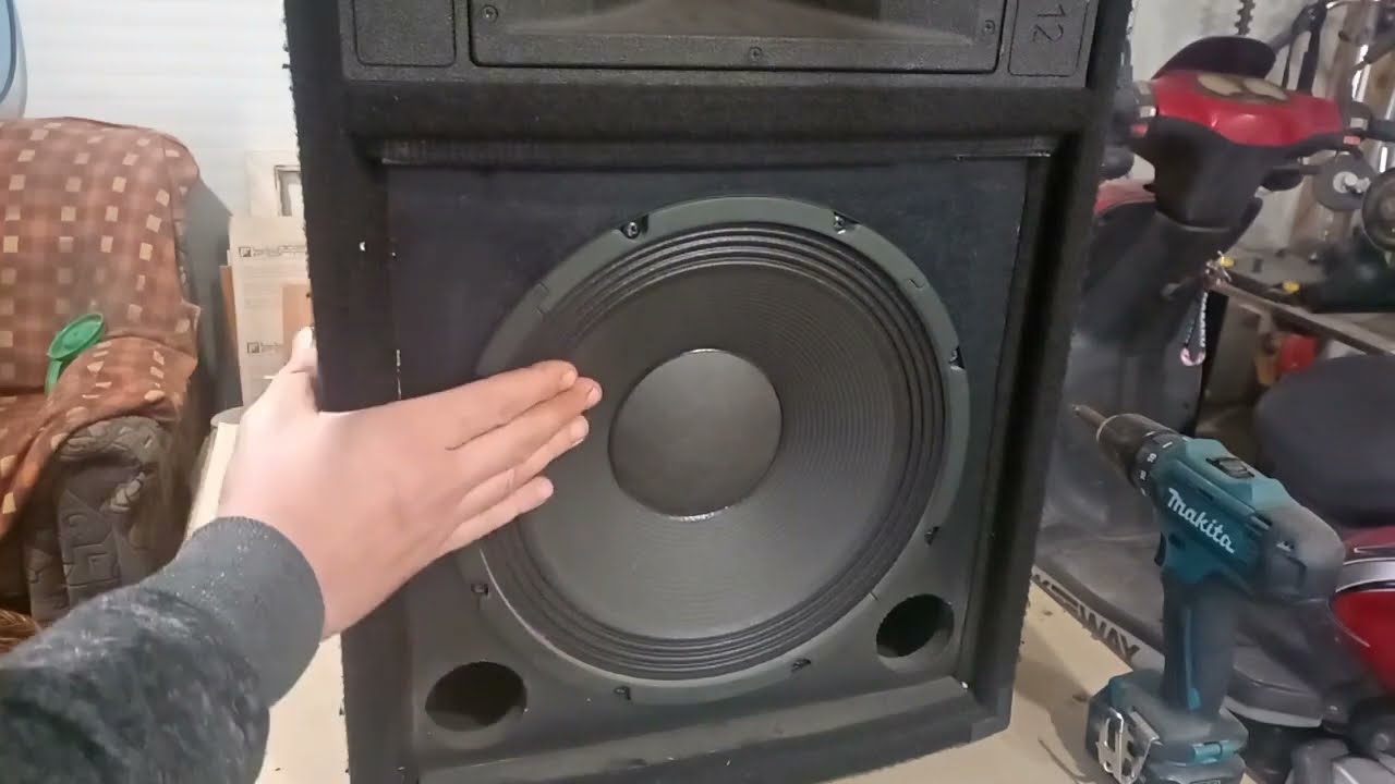 peavey pro 12 pa hangfal  Nézzünk bele. E-MÁNIA