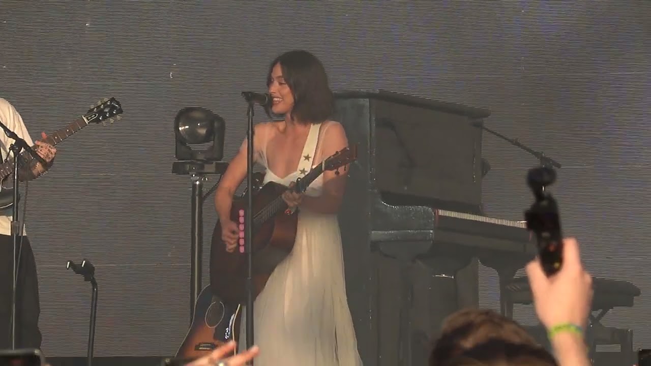 Gracie Abrams - Risk - live Opener 2025