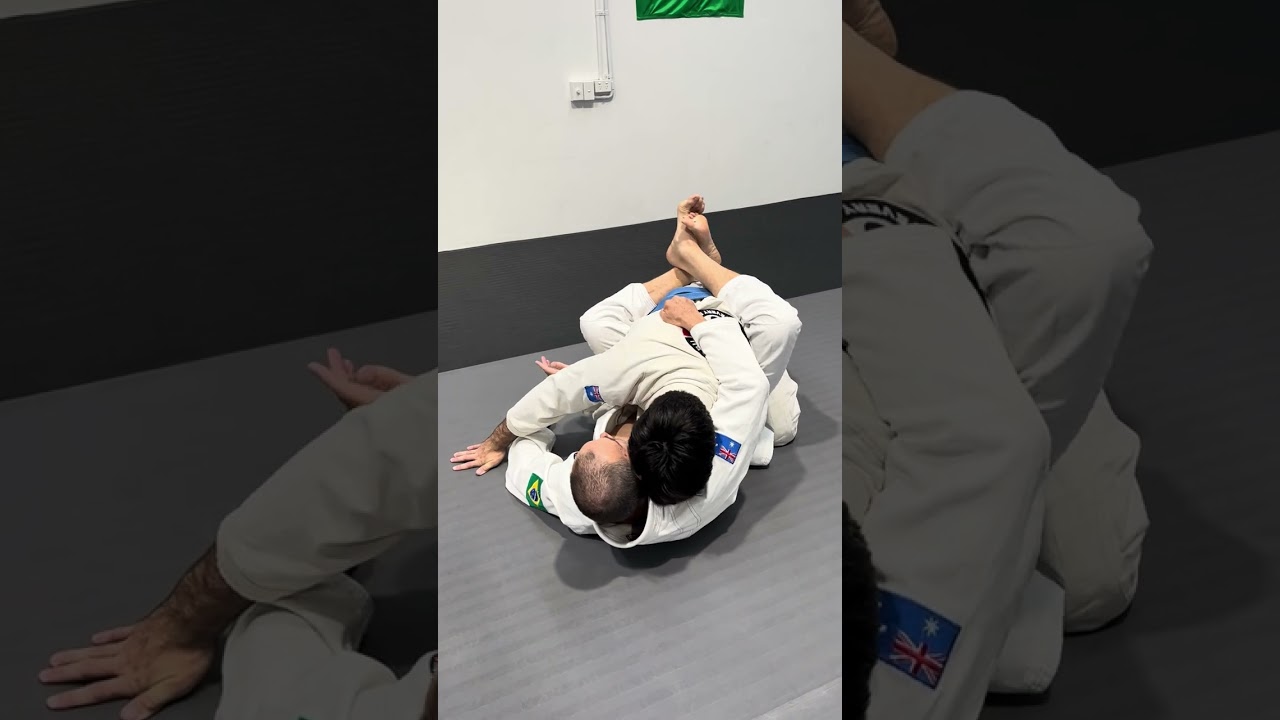 Basic sweep / blue to purple belt 