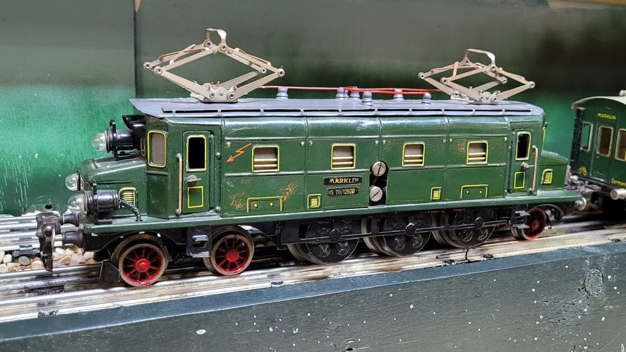 Tinplate Märklin Swiss electric locomotive HS 70/12920