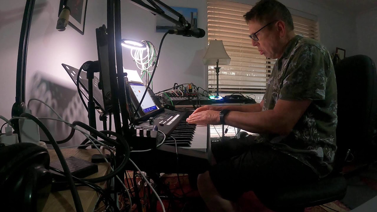 Roland E-X 10 keyboard with Session band Jazz 300 app.2
