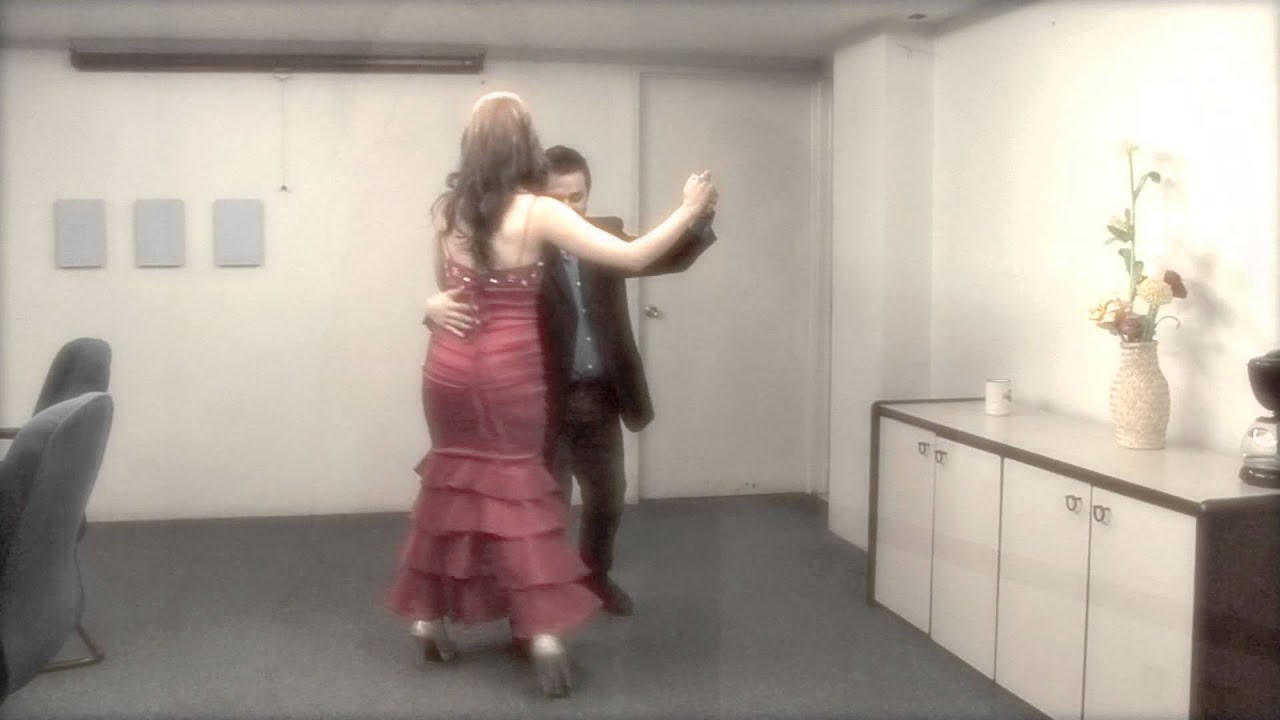 CONTIGO QUIERO BAILAR - ATENTADO INTERNACIONAL