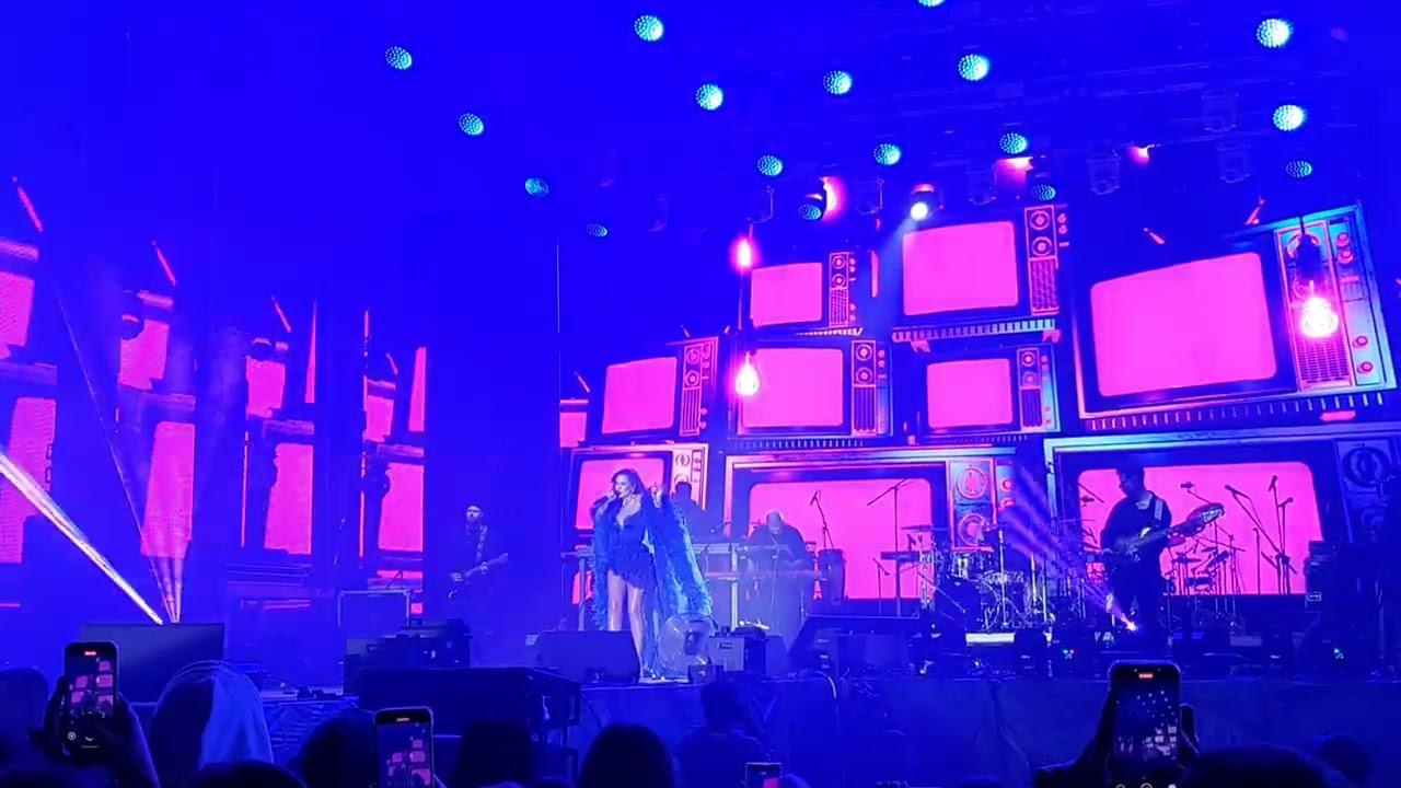 ARTIK & ASTI - Все мимо | Live