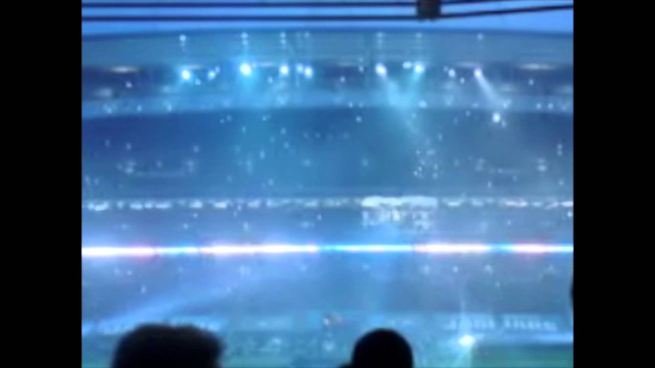 Mascot Jumps from Wembley Roof. (NFL UK 2013)