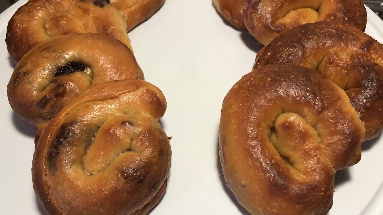 Snail-shaped brioche | Nutella and ube filling